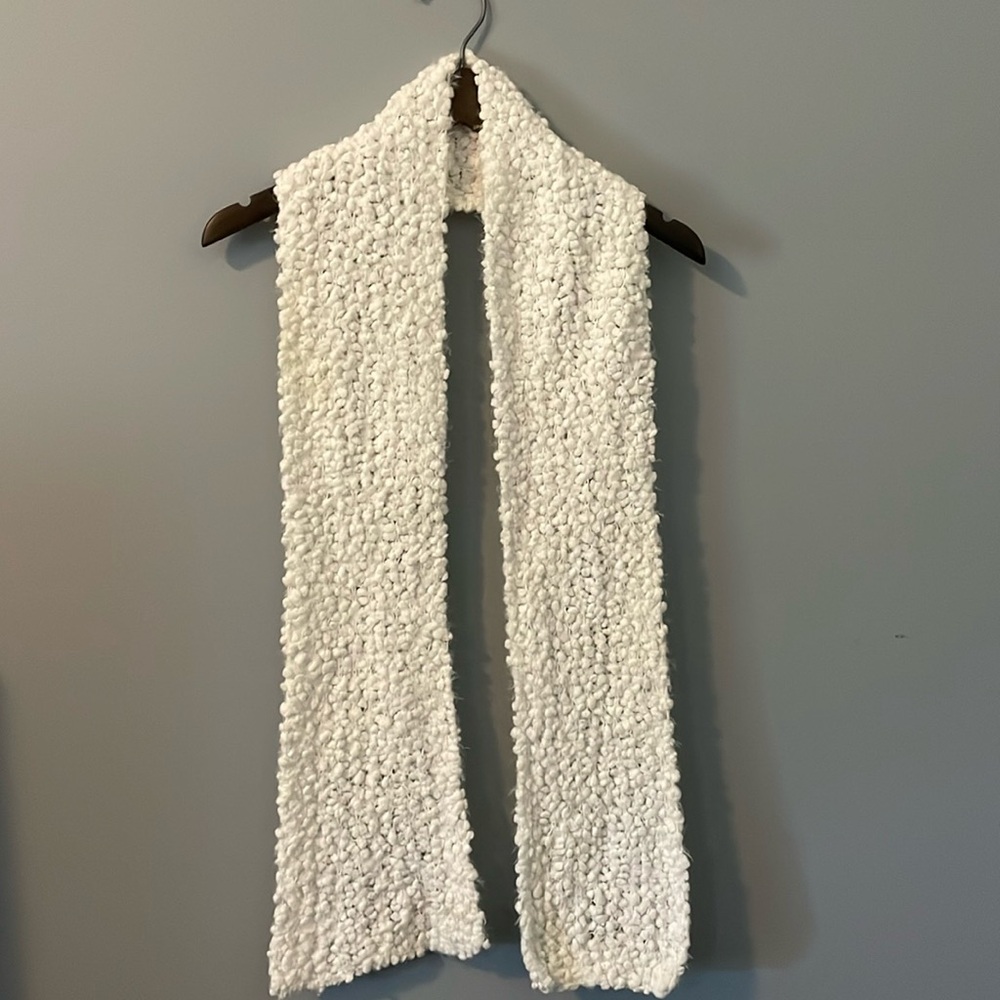 White Bubble Like Scarf